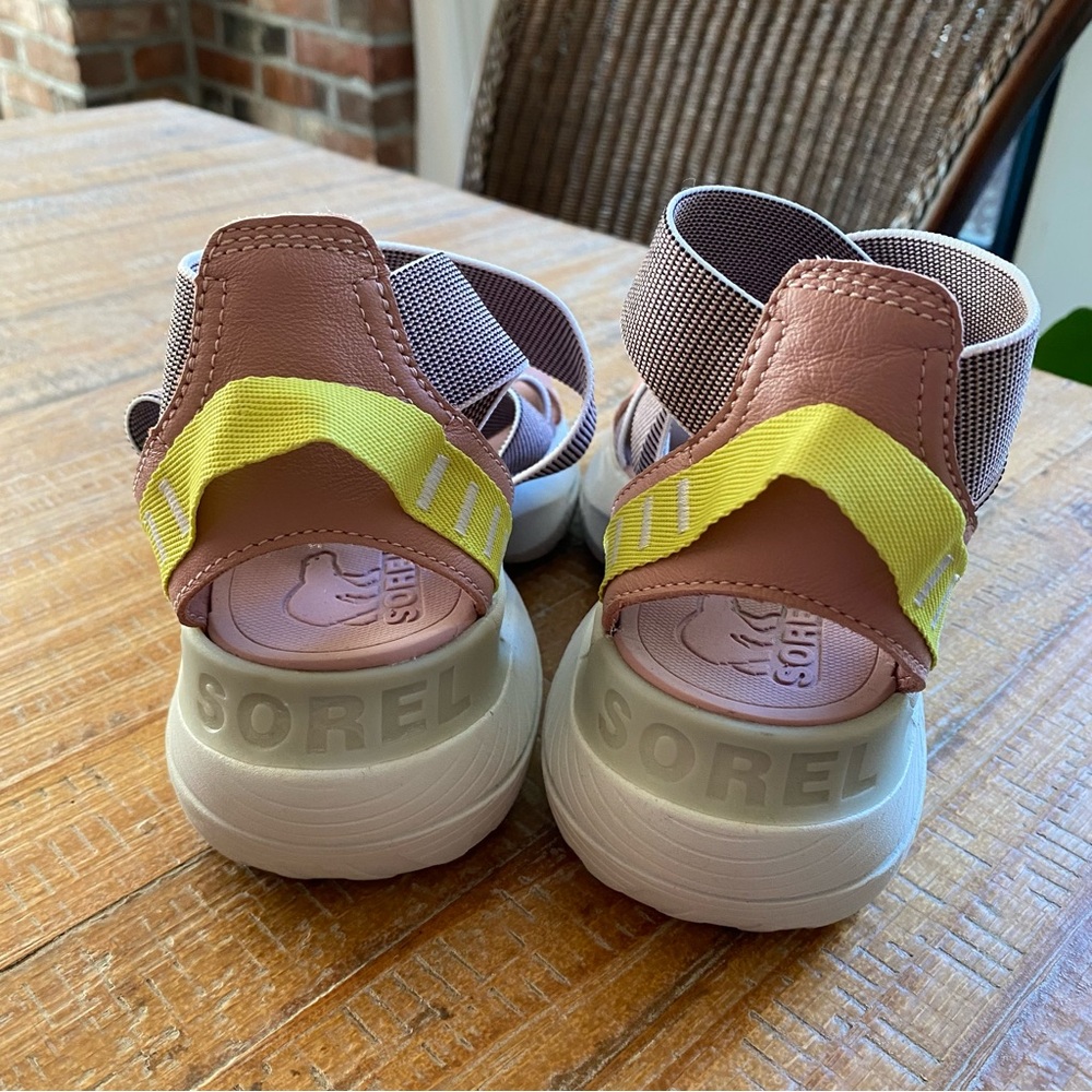 SOREL Explorer Blitz Multi Strap Sandals 6.5 Pink & Purple - Picture 6 of 6
